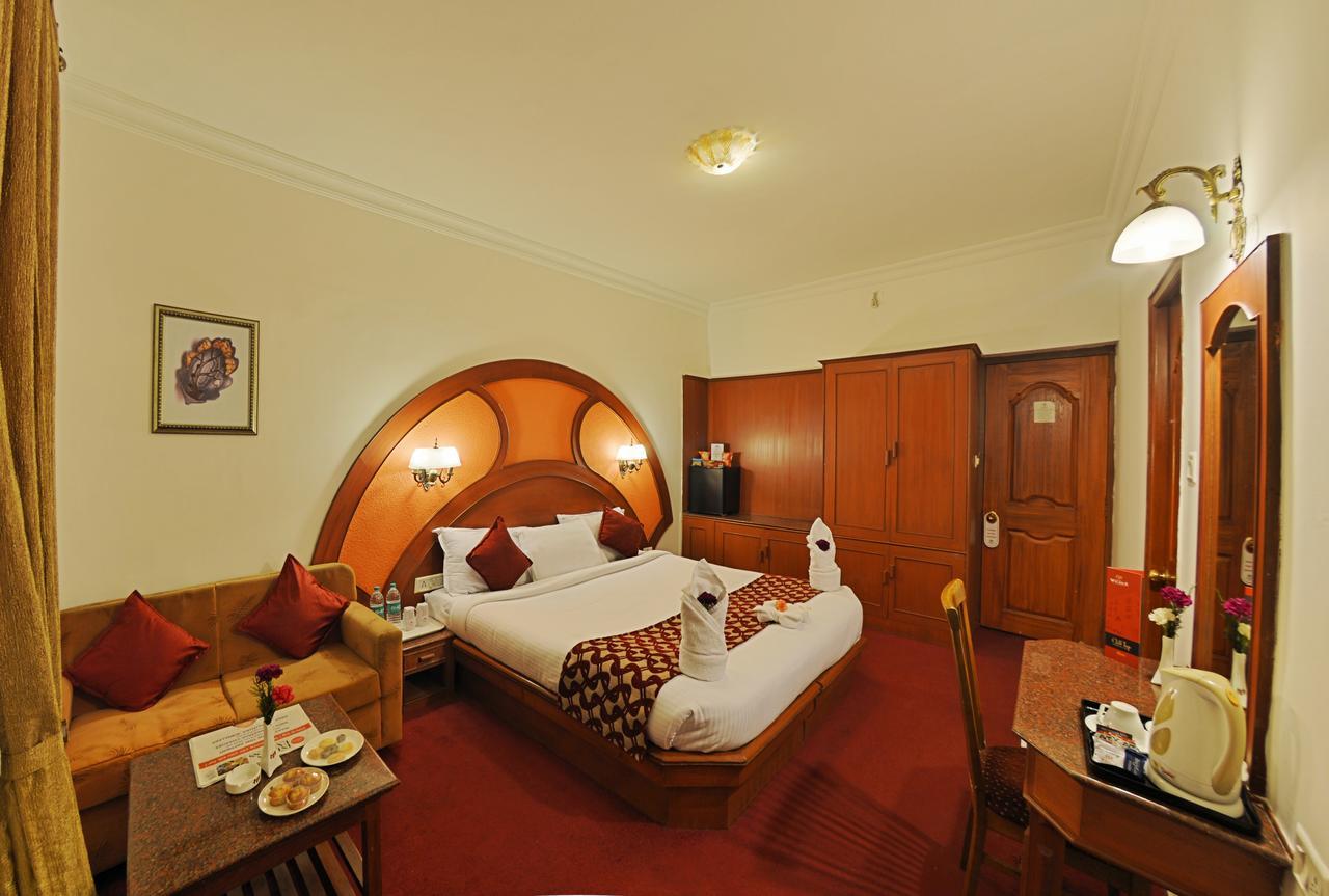 Hotel Welbeck Residency Уті Екстер'єр фото