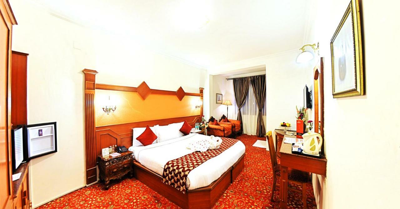 Hotel Welbeck Residency Уті Екстер'єр фото