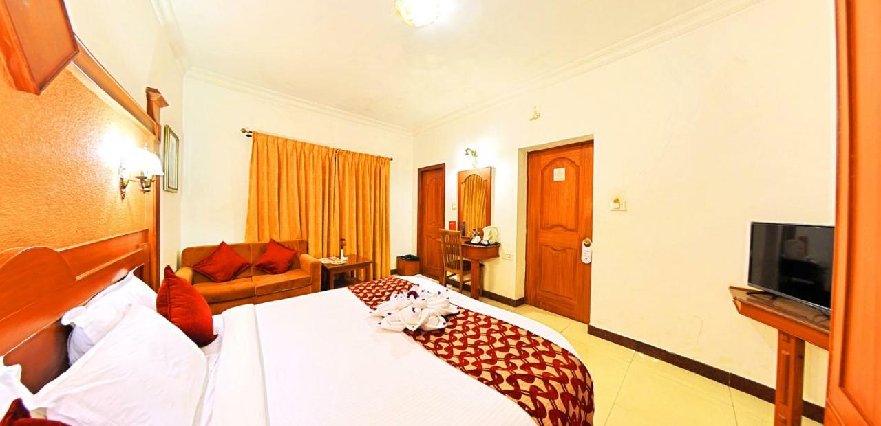 Hotel Welbeck Residency Уті Екстер'єр фото