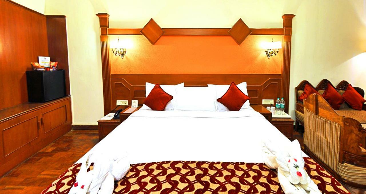 Hotel Welbeck Residency Уті Екстер'єр фото
