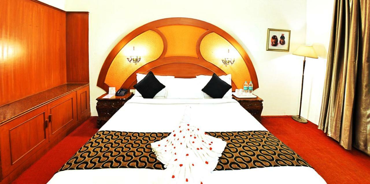 Hotel Welbeck Residency Уті Екстер'єр фото