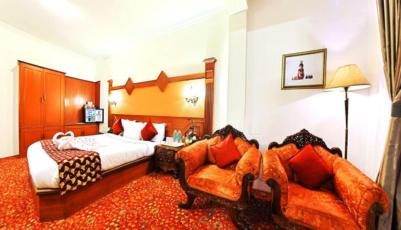 Hotel Welbeck Residency Уті Екстер'єр фото