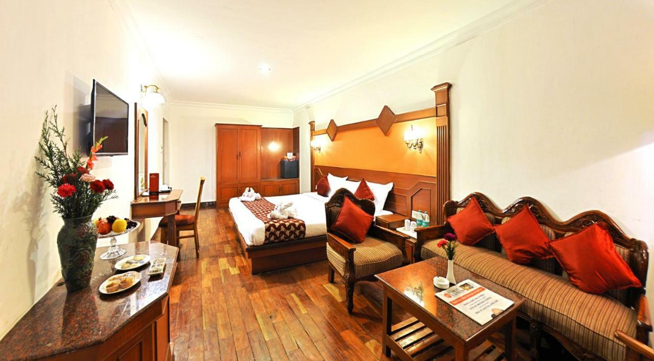 Hotel Welbeck Residency Уті Екстер'єр фото