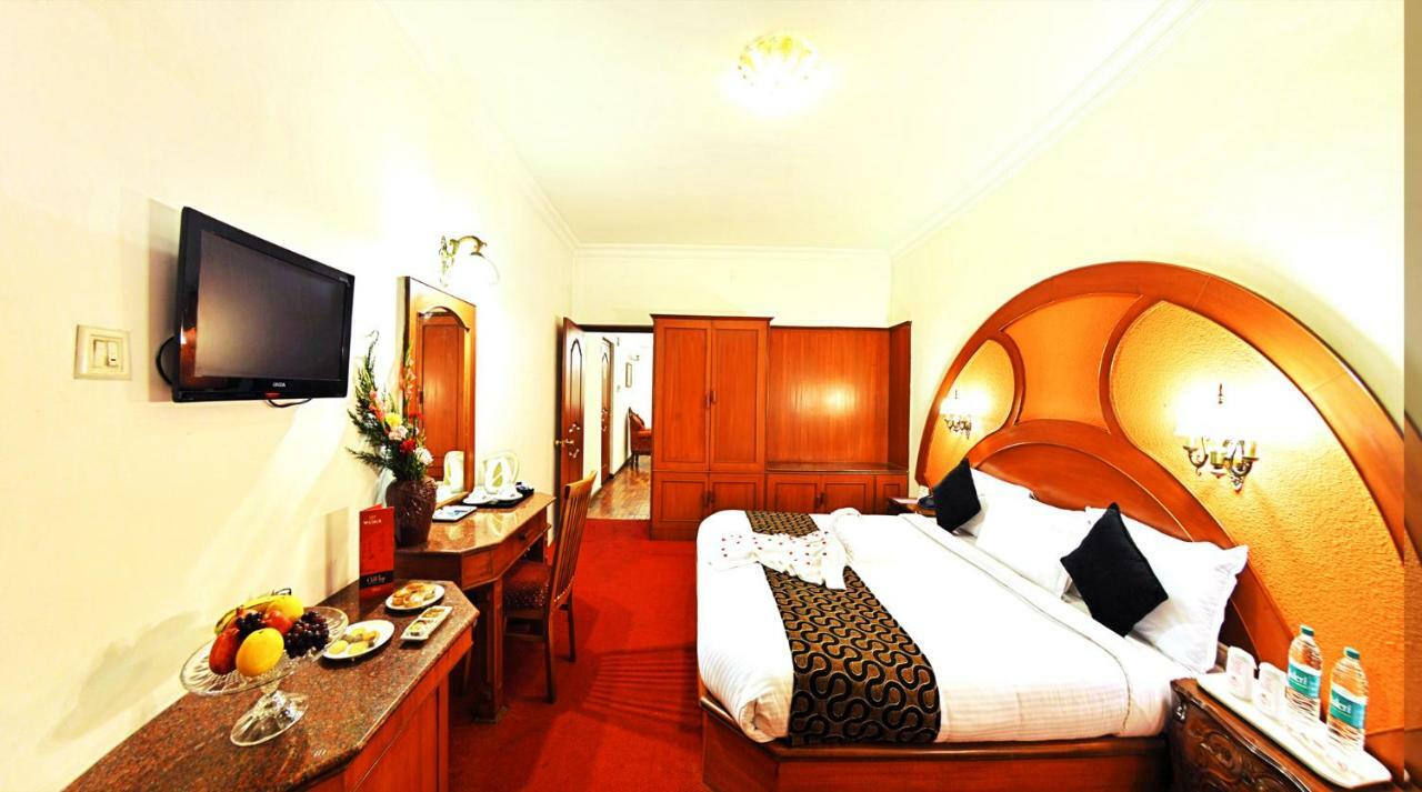 Hotel Welbeck Residency Уті Екстер'єр фото